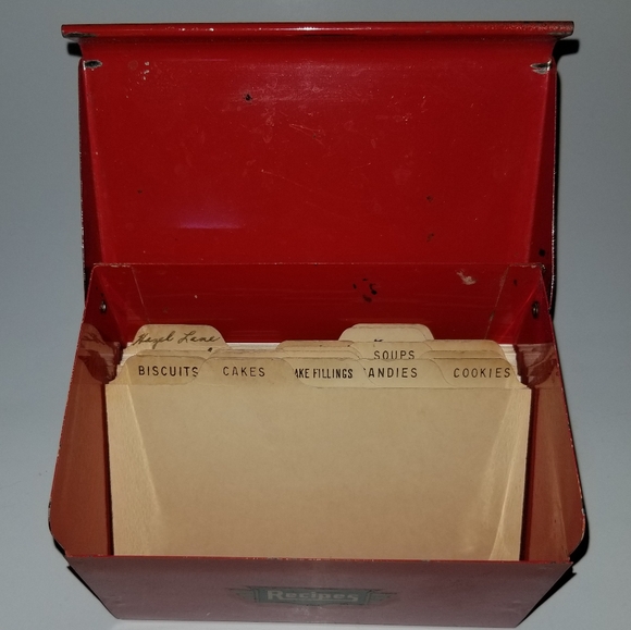 Vintage red metal recipe box - Picture 2 of 2